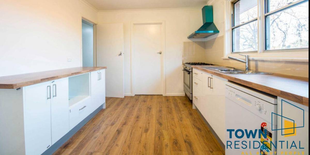 49 Walker Crescent, NARRABUNDAH, ACT 2604 AUS