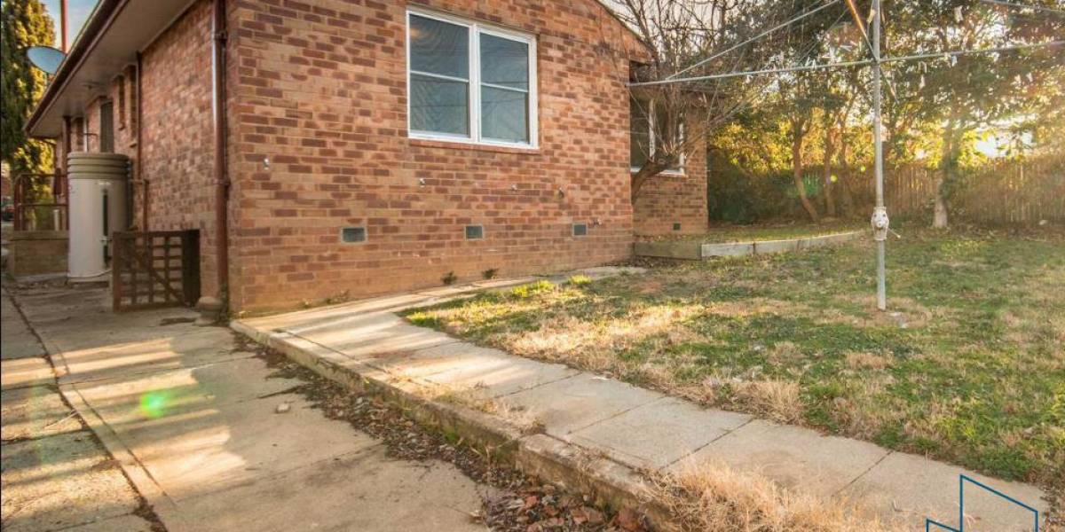 49 Walker Crescent, NARRABUNDAH, ACT 2604 AUS