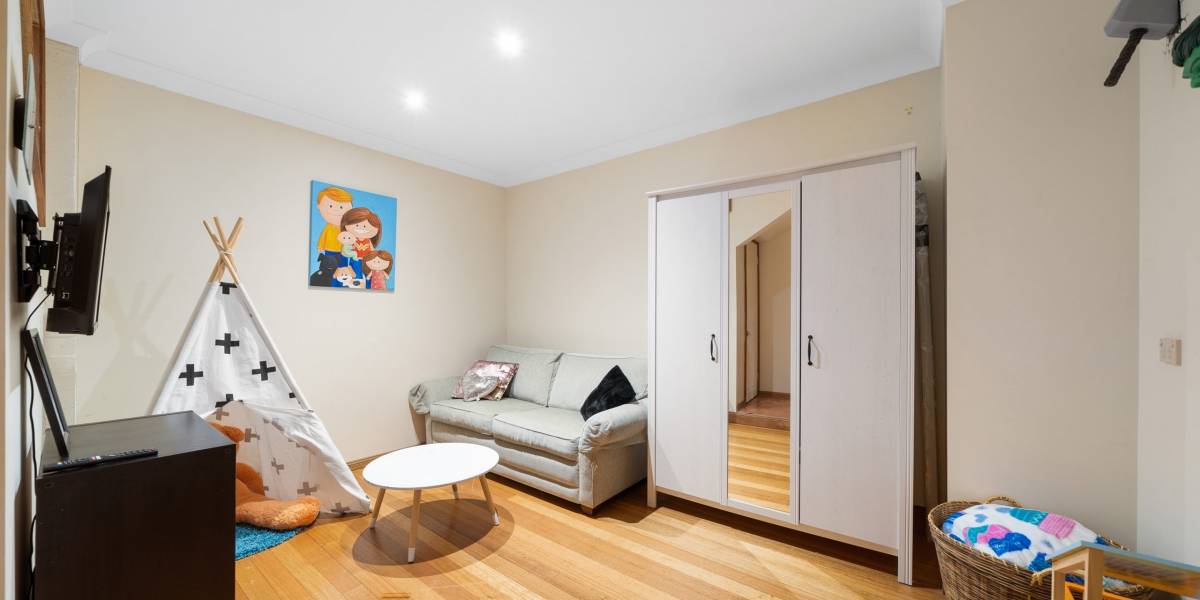 27 Britten Jones Drive, HOLT, ACT 2615 AUS