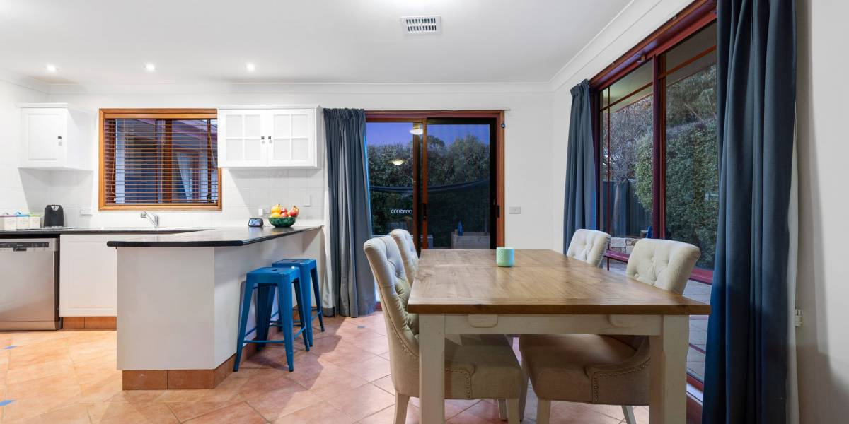 27 Britten Jones Drive, HOLT, ACT 2615 AUS