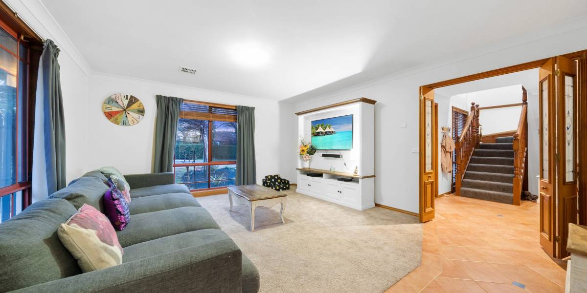 27 Britten Jones Drive, HOLT, ACT 2615 AUS