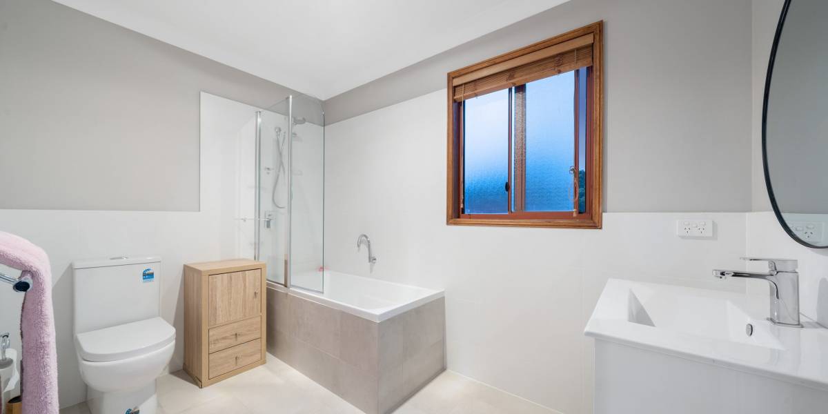 27 Britten Jones Drive, HOLT, ACT 2615 AUS