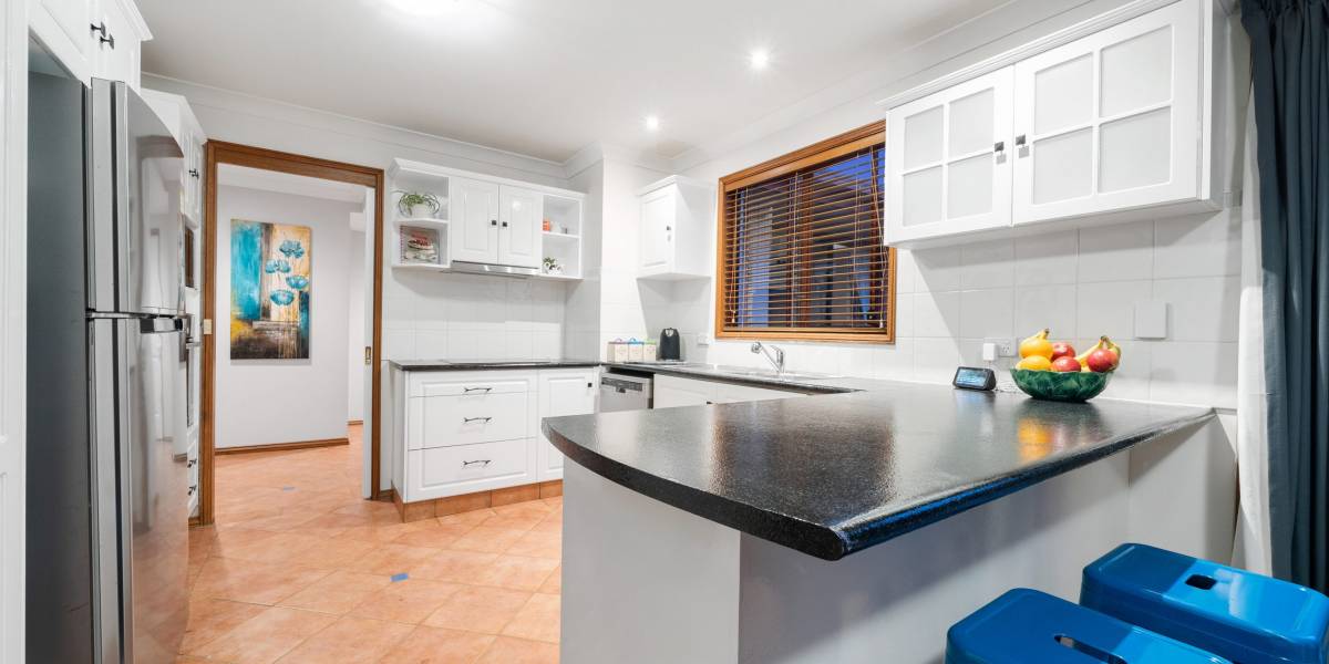 27 Britten Jones Drive, HOLT, ACT 2615 AUS