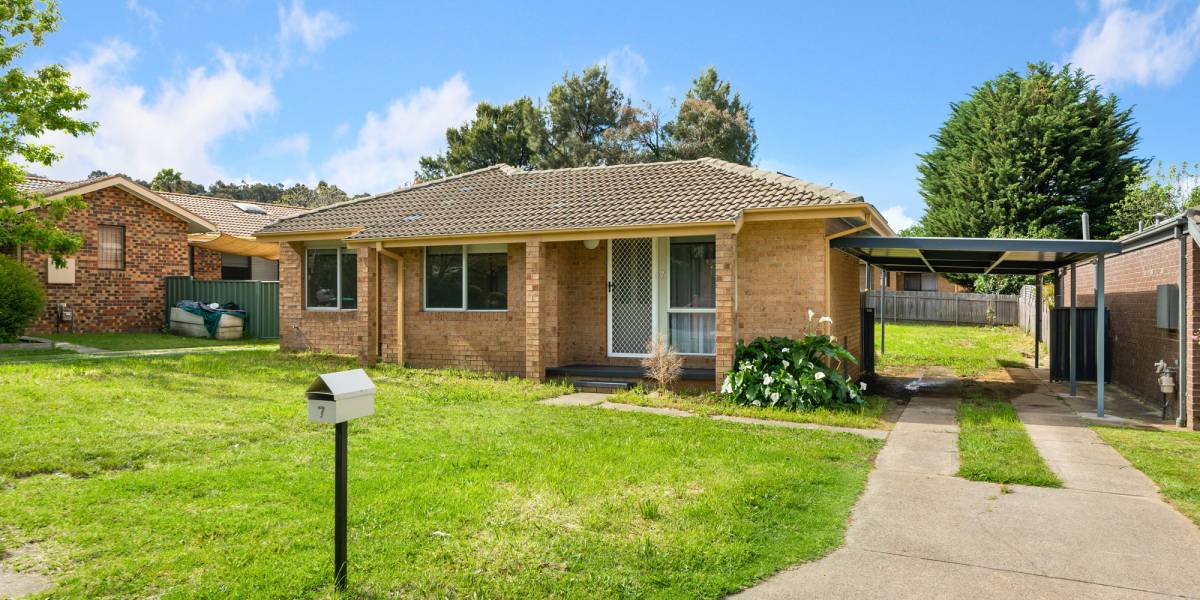 7 Dorrit Black Crescent, LYNEHAM, ACT 2602 AUS