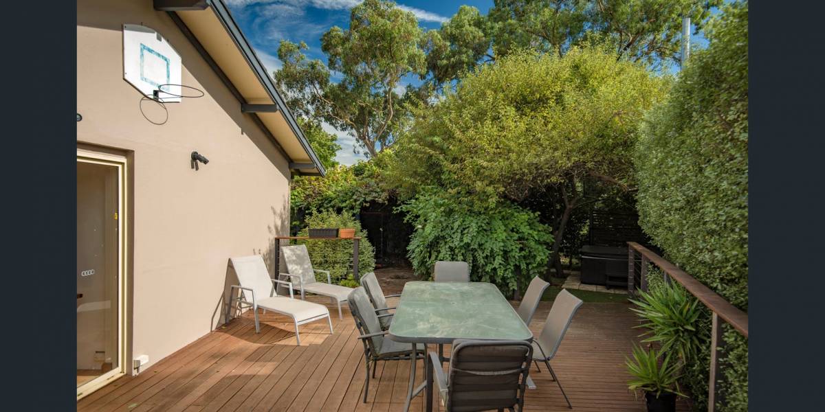 11 Burara Crescent, WARAMANGA, ACT 2611 AUS