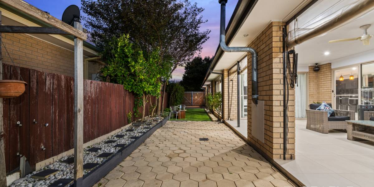 8 Ikara Close, DUNLOP, ACT 2615 AUS