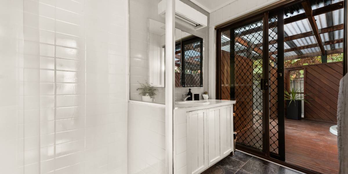 16 Boote place, SPENCE, ACT 2615 AUS
