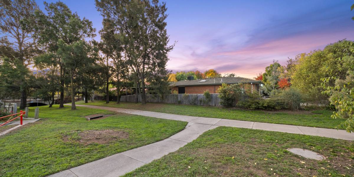 9 Gudgenby Close, PALMERSTON, ACT 2913 AUS