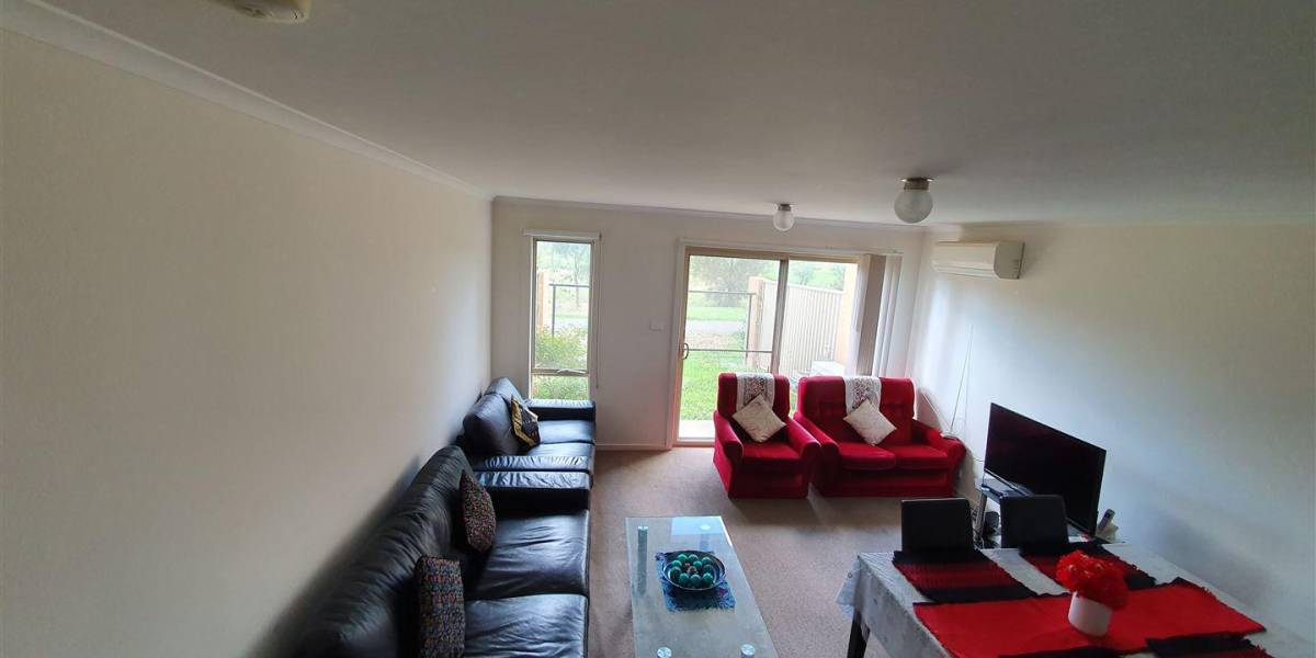 16/35 Clare Burton Crescent, FRANKLIN, ACT 2913 AUS