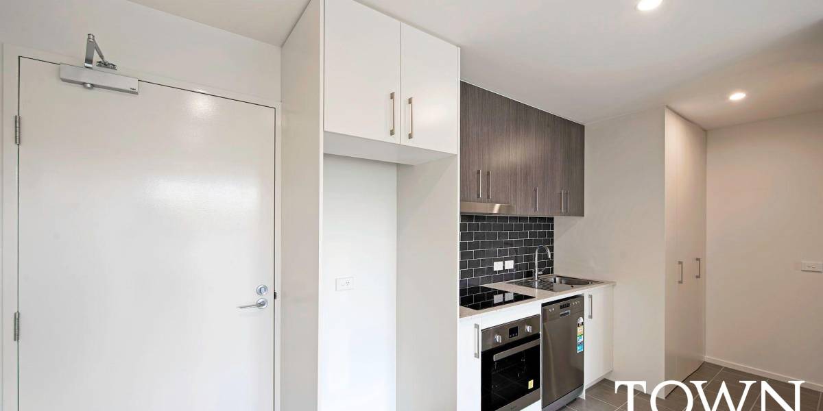 2/2 Hinder Street, GUNGAHLIN, ACT 2912 AUS