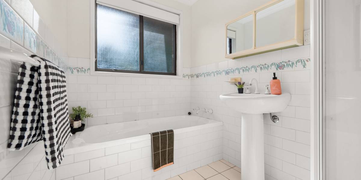 31 Kinchela Crescent, LATHAM, ACT 2615 AUS