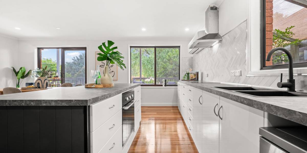 31 Kinchela Crescent, LATHAM, ACT 2615 AUS