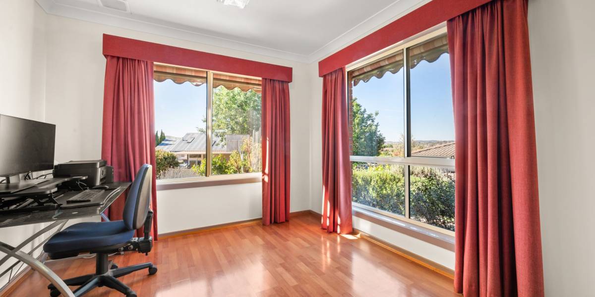 18 Whitfield Circuit, NICHOLLS, ACT 2913 AUS