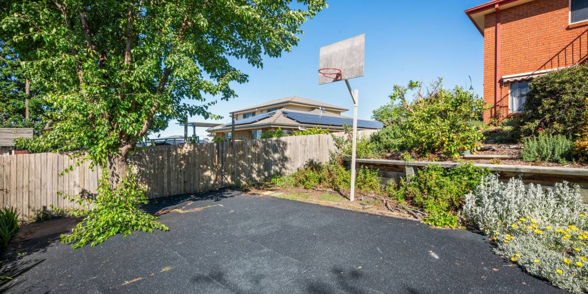 18 Whitfield Circuit, NICHOLLS, ACT 2913 AUS