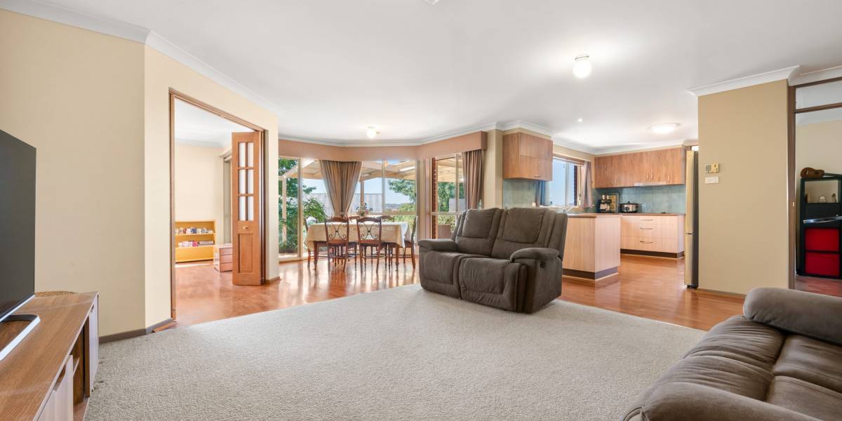 18 Whitfield Circuit, NICHOLLS, ACT 2913 AUS