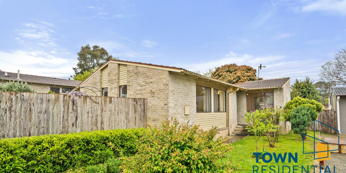 9 Donnison Place, CHARNWOOD, ACT 2615 AUS