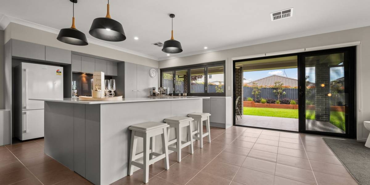 30 Alan Watt Crescent, CASEY, ACT 2913 AUS